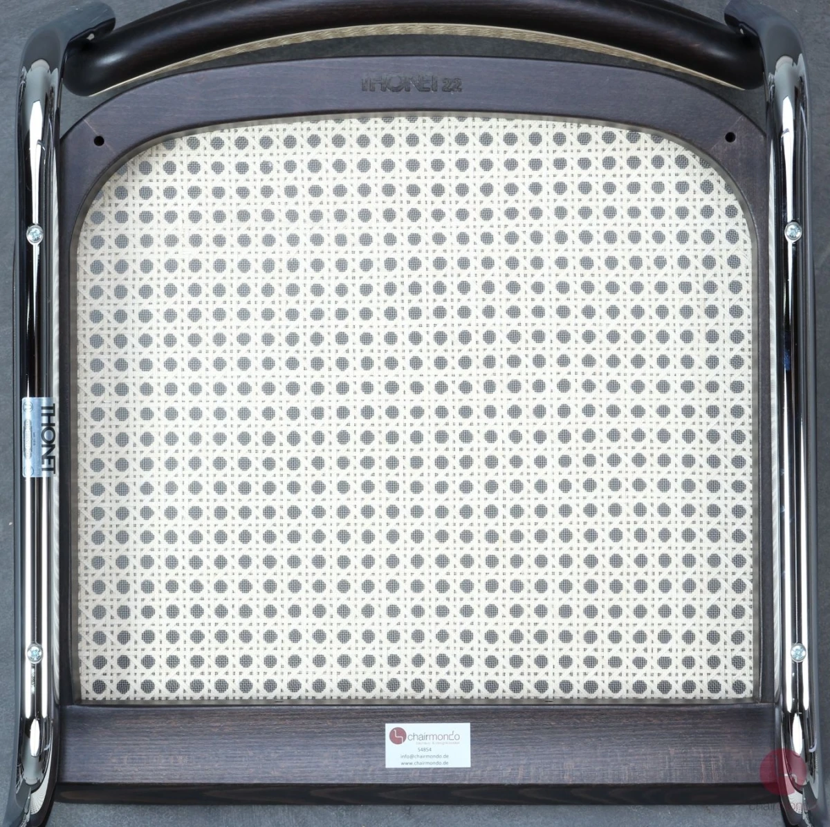 Thonet S32 V Braun Freischwinger mit Geflecht und Stützgewebe 2022 Thonet S32 V Braun Freischwinger mit Geflecht und Stützgewebe 2022
