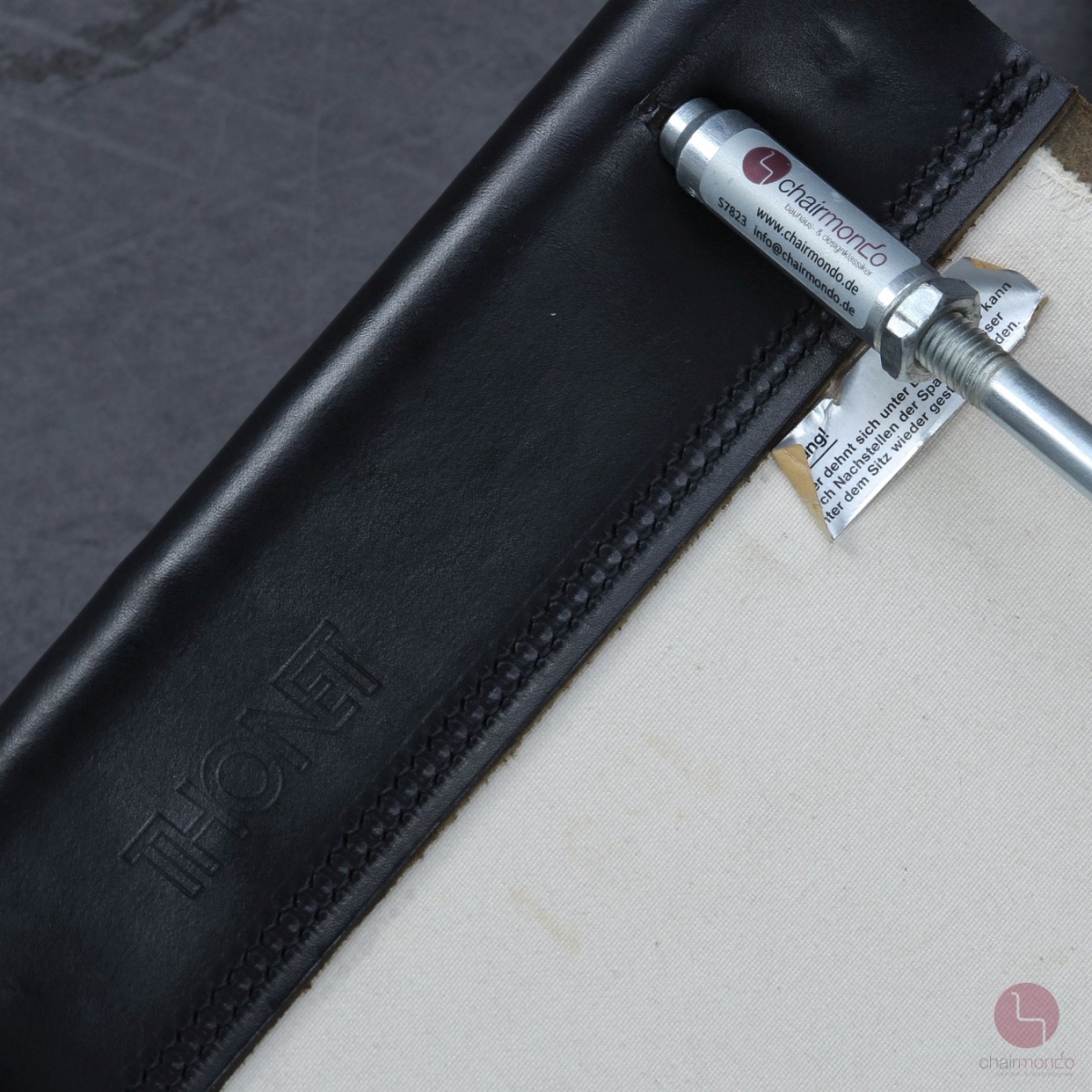 Thonet S33 Freischwinger Leder Schwarz gebraucht