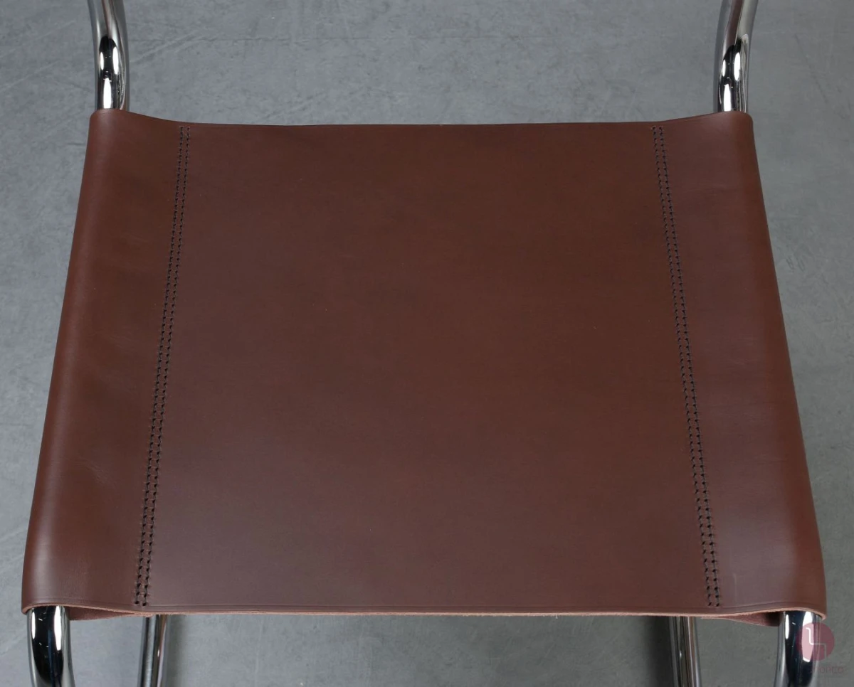 Thonet S33 Freischwinger mit braunem Leder Schokolade Thonet S33 Freischwinger mit braunem Leder Schokolade