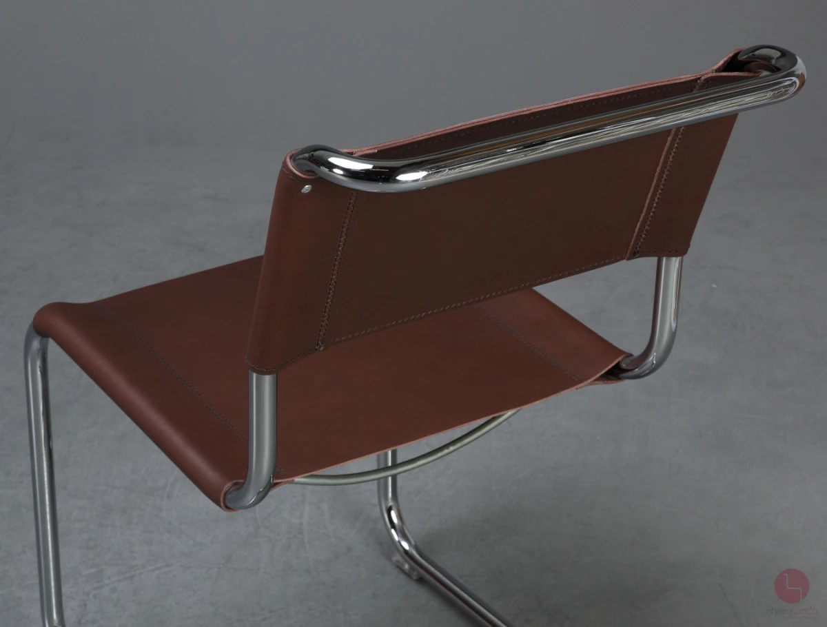 Thonet S33 Freischwinger mit braunem Leder Schokolade Thonet S33 Freischwinger mit braunem Leder Schokolade