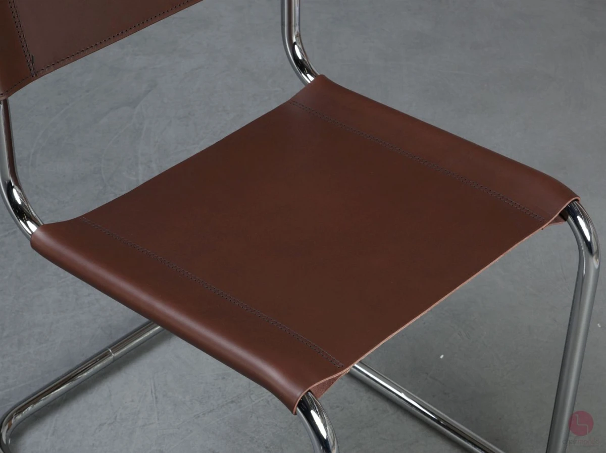 Thonet S33 Freischwinger mit braunem Leder Schokolade Thonet S33 Freischwinger mit braunem Leder Schokolade