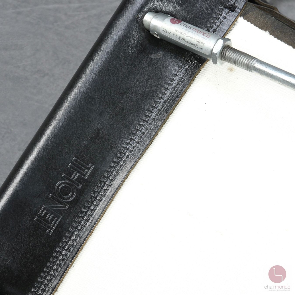 Thonet S33 Freischwinger Leder Schwarz gebraucht