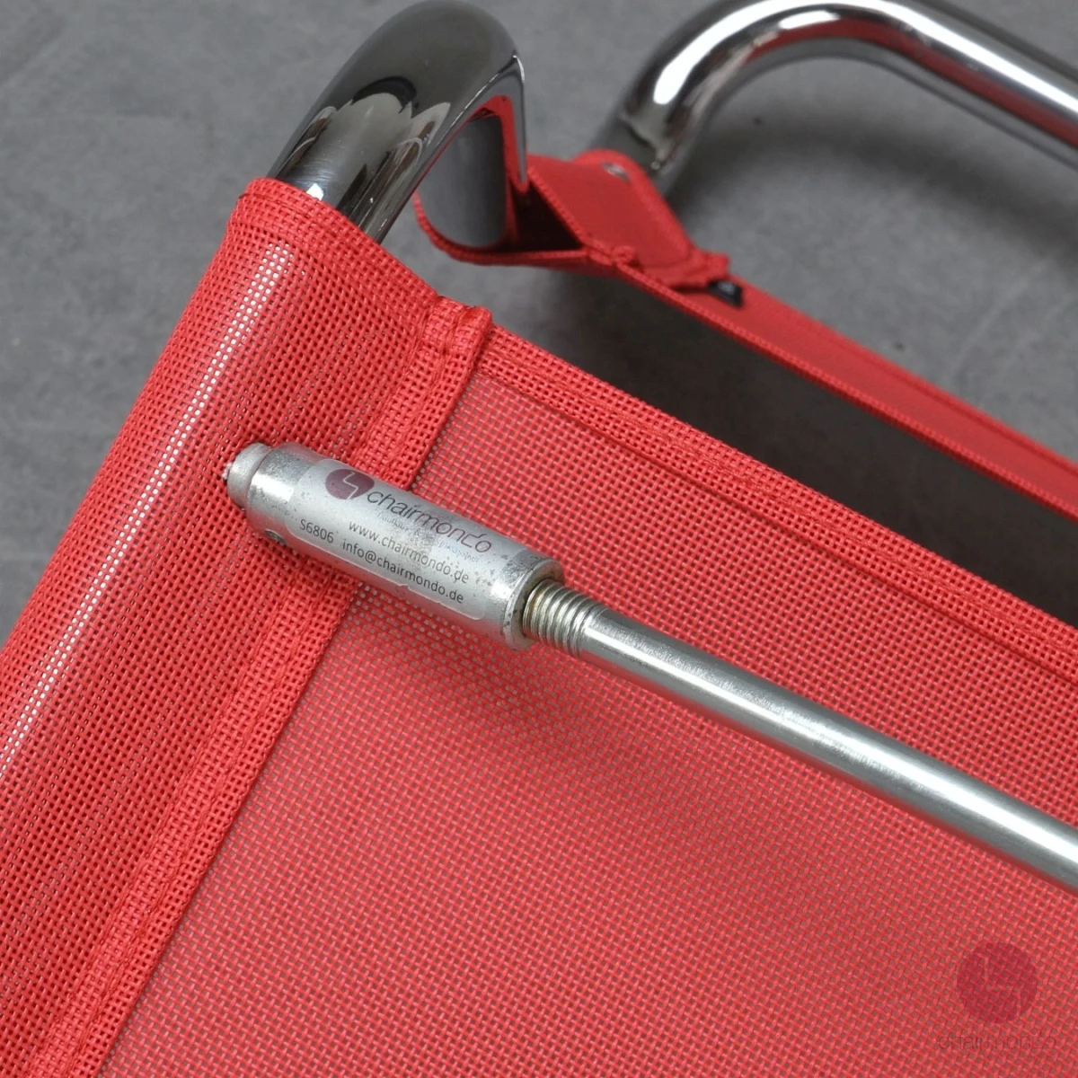 Thonet S33 N Freischwinger mit erneuertem rotem Netzgewebe gebraucht