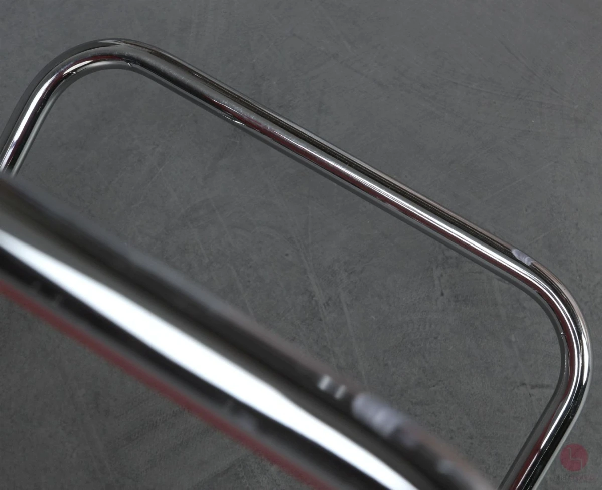 Thonet S33 N Freischwinger mit erneuertem rotem Netzgewebe gebraucht