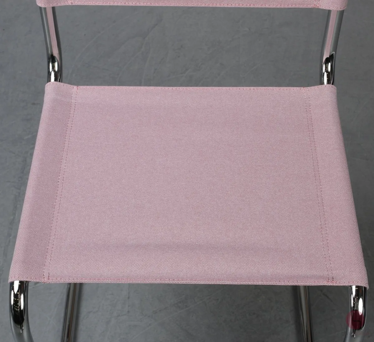 Thonet S33 V mit Stoff Bezug Field 2 Mauve violett