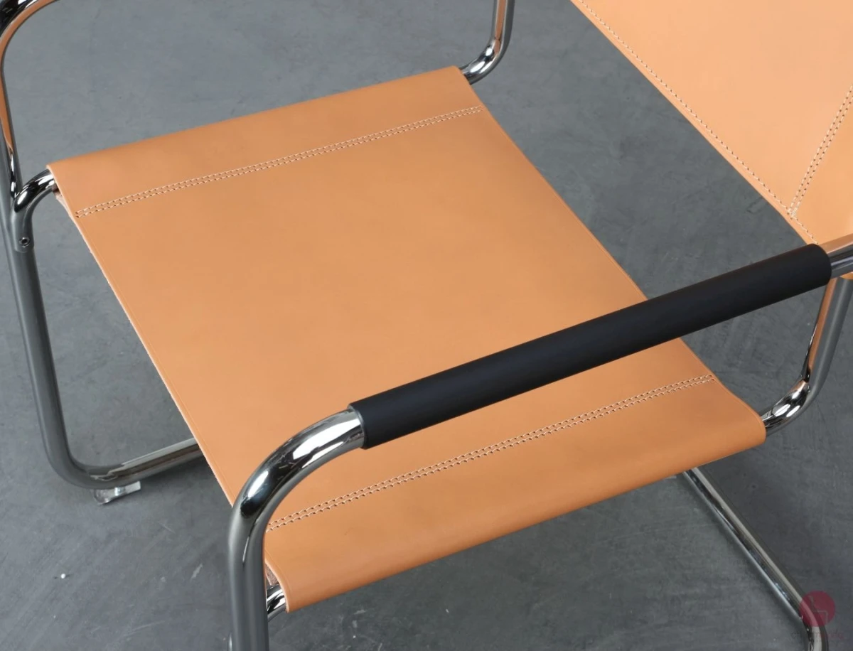 Thonet S34 Freischwinger mit neuem Kernleder in Beige Natur - gebraucht Thonet S34 Freischwinger mit neuem Kernleder in Beige Natur - gebraucht