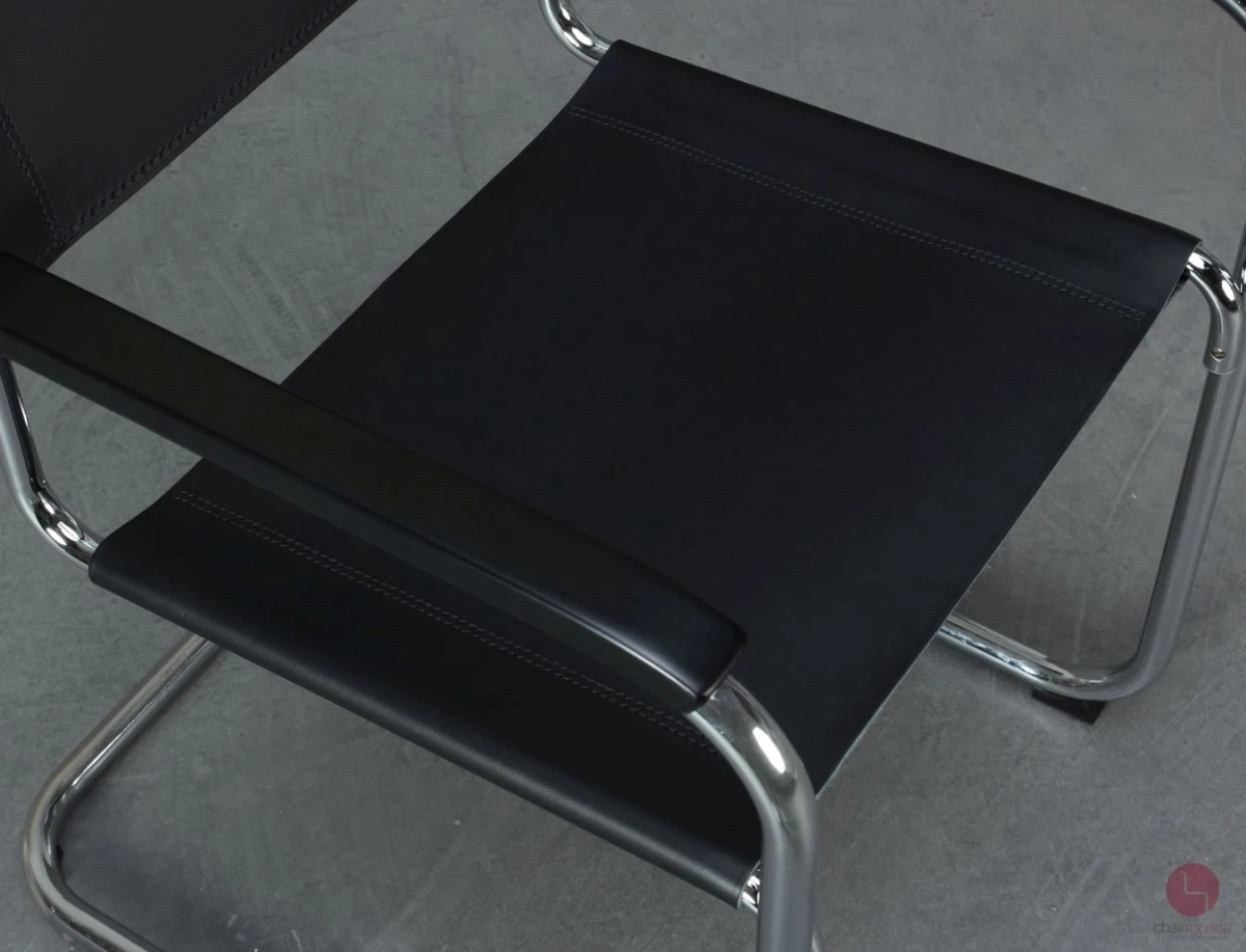 Thonet S34 Freischwinger mit neuem Kernleder in Schwarz Natur - gebraucht Thonet S34 Freischwinger mit neuem Kernleder in Schwarz Natur - gebraucht