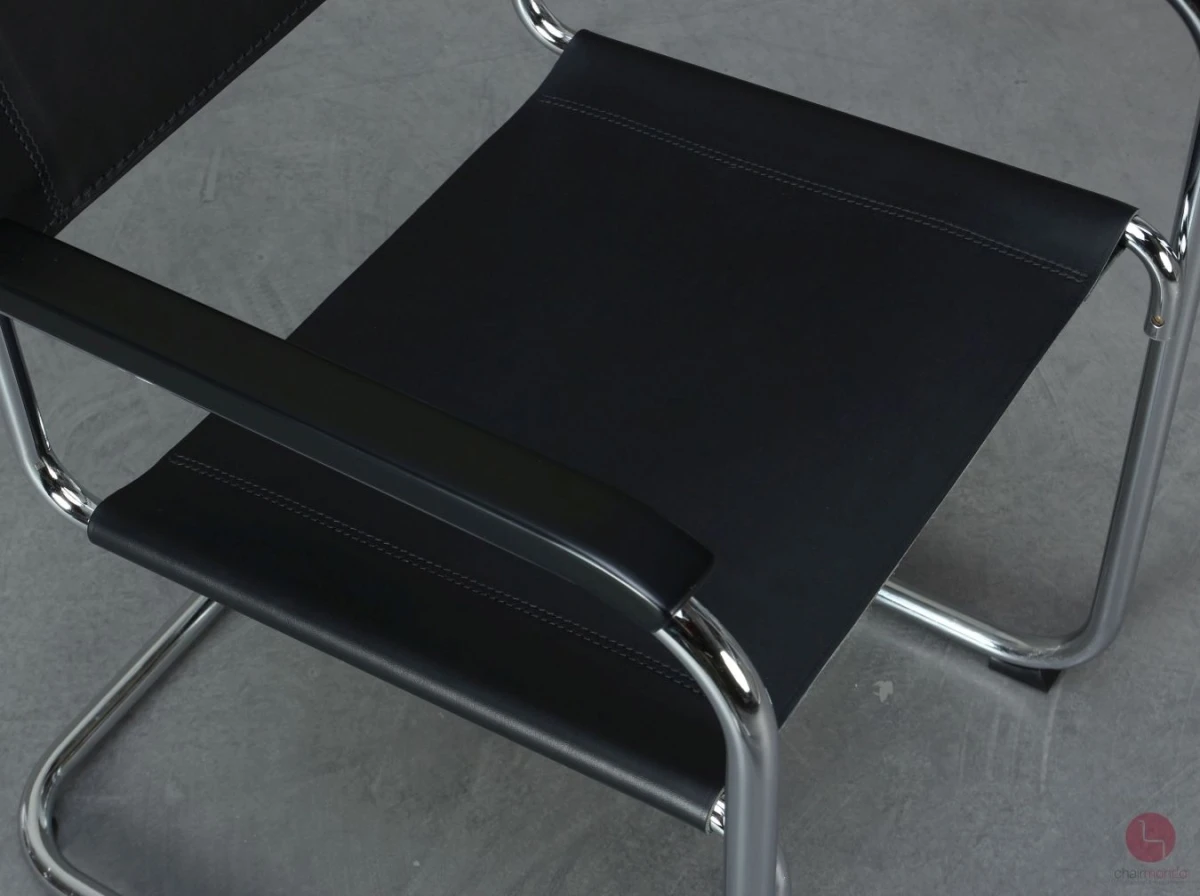 Thonet S34 Freischwinger mit neuem Kernleder in Schwarz Natur - gebraucht Thonet S34 Freischwinger mit neuem Kernleder in Schwarz Natur - gebraucht