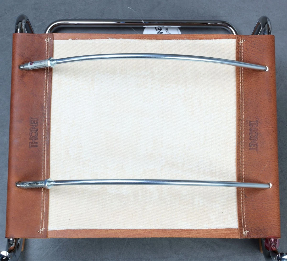 Thonet S34 Freischwinger mit braunem Büffelleder