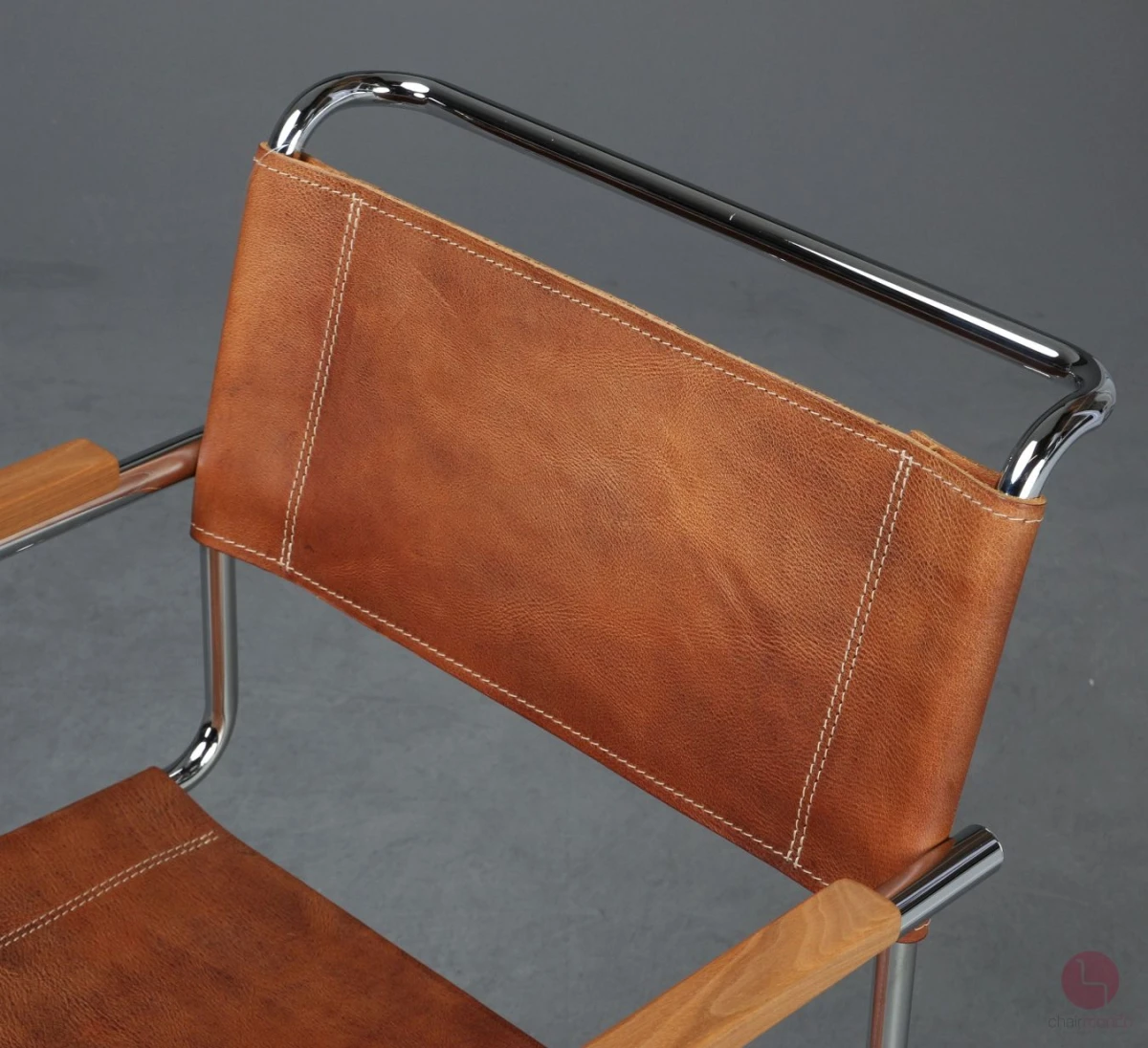 Thonet S34 Freischwinger mit braunem Büffelleder