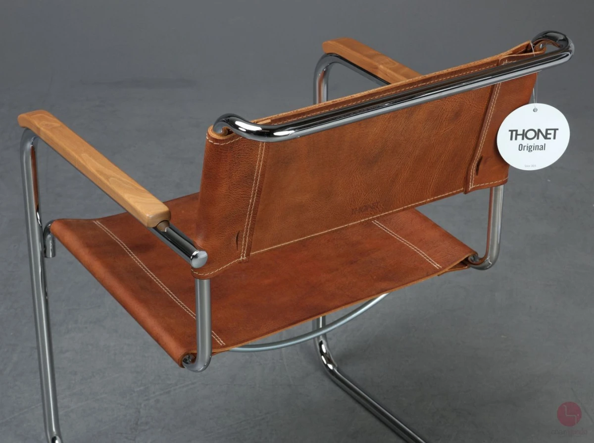 Thonet S34 Freischwinger mit braunem Büffelleder