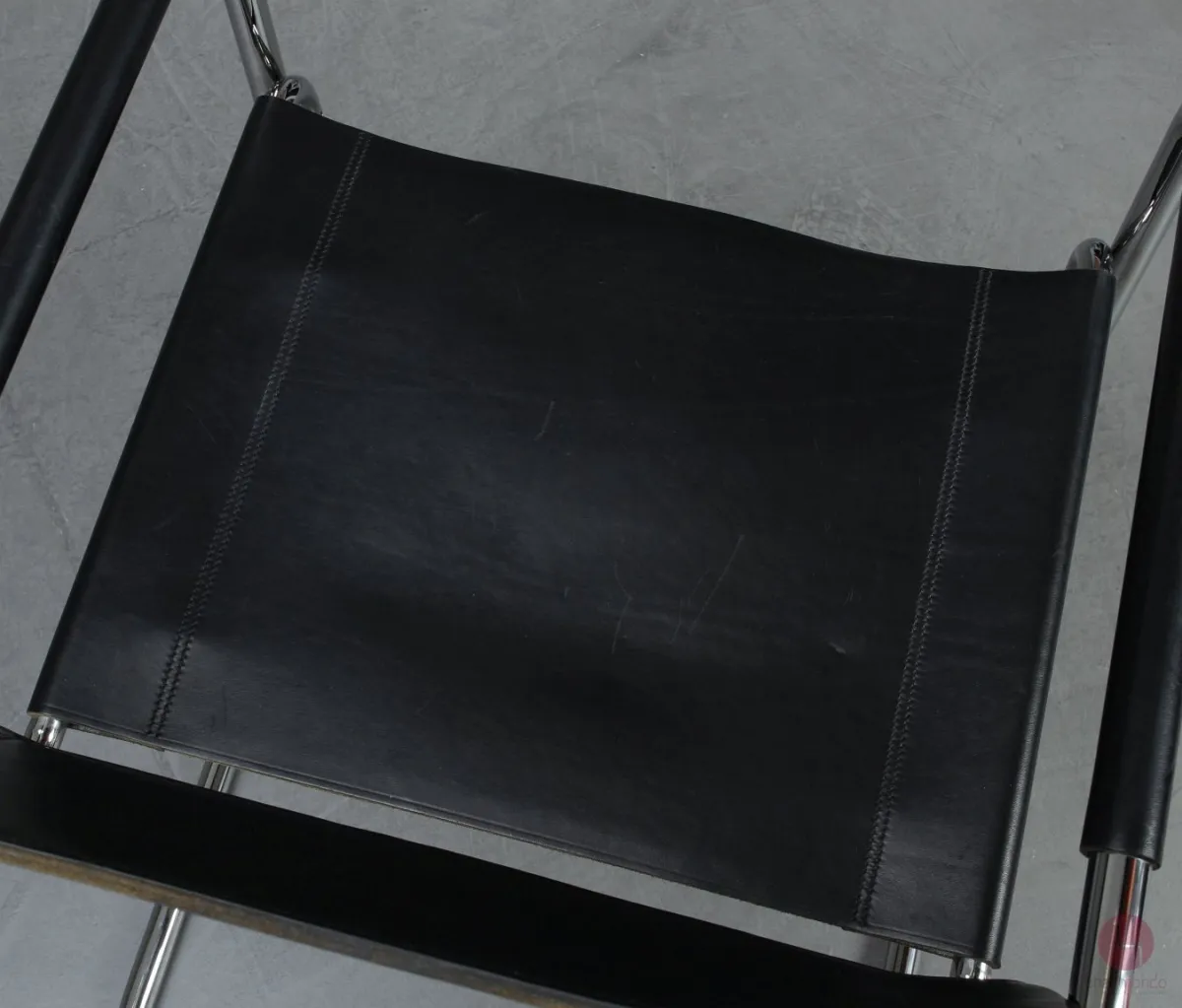 Thonet S34 Freischwinger mit schwarzem Leder gebraucht