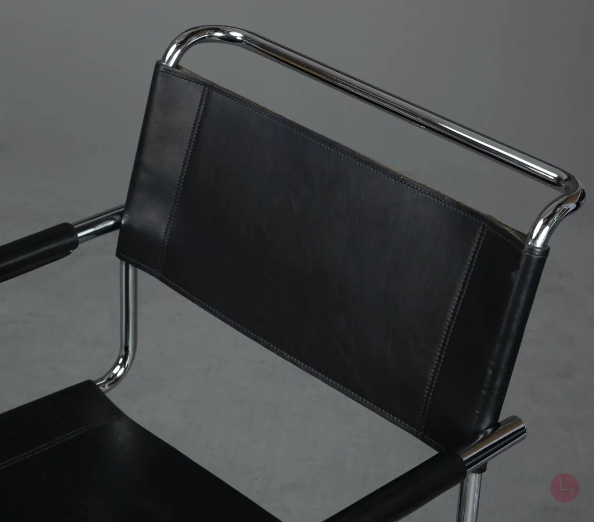 Thonet S34 Freischwinger mit schwarzem Leder gebraucht