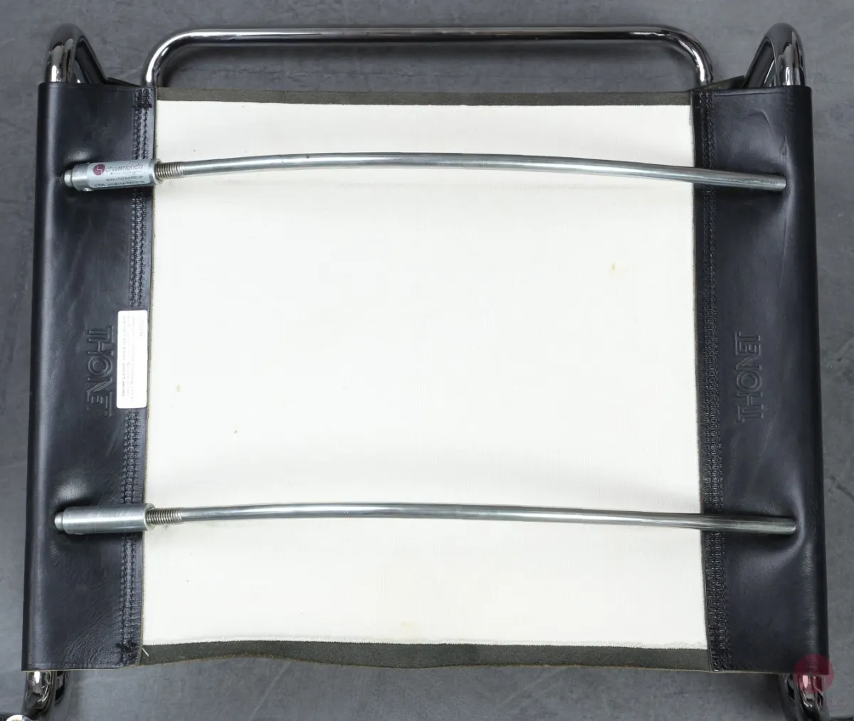 Thonet S34 Freischwinger mit schwarzem Leder gebraucht