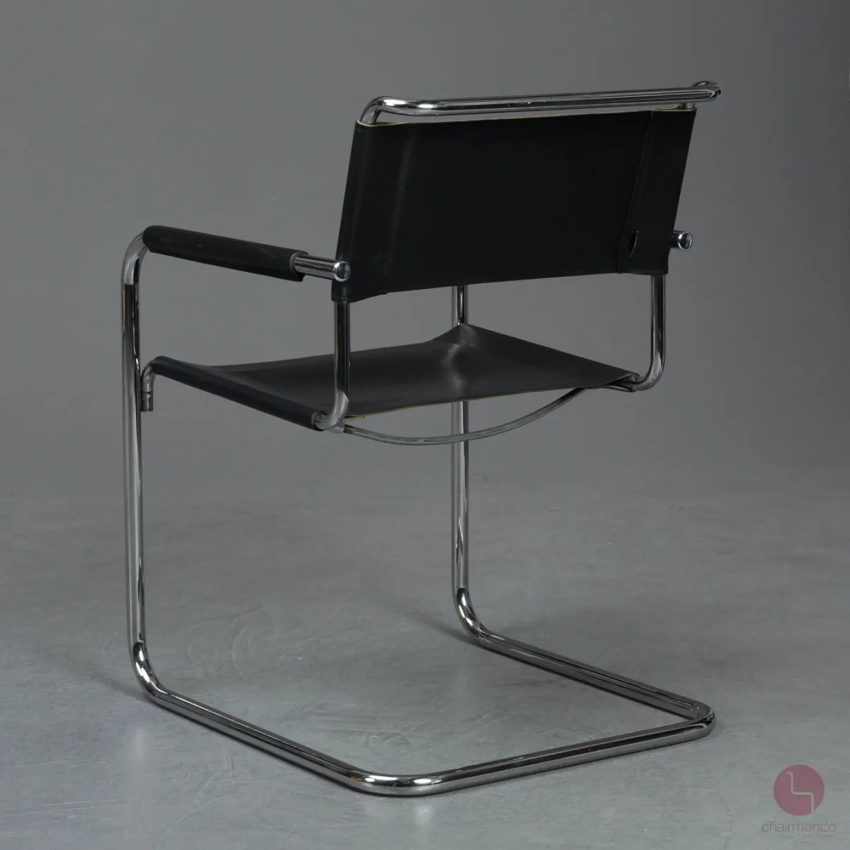 Thonet S34 Freischwinger mit schwarzem Leder gebraucht