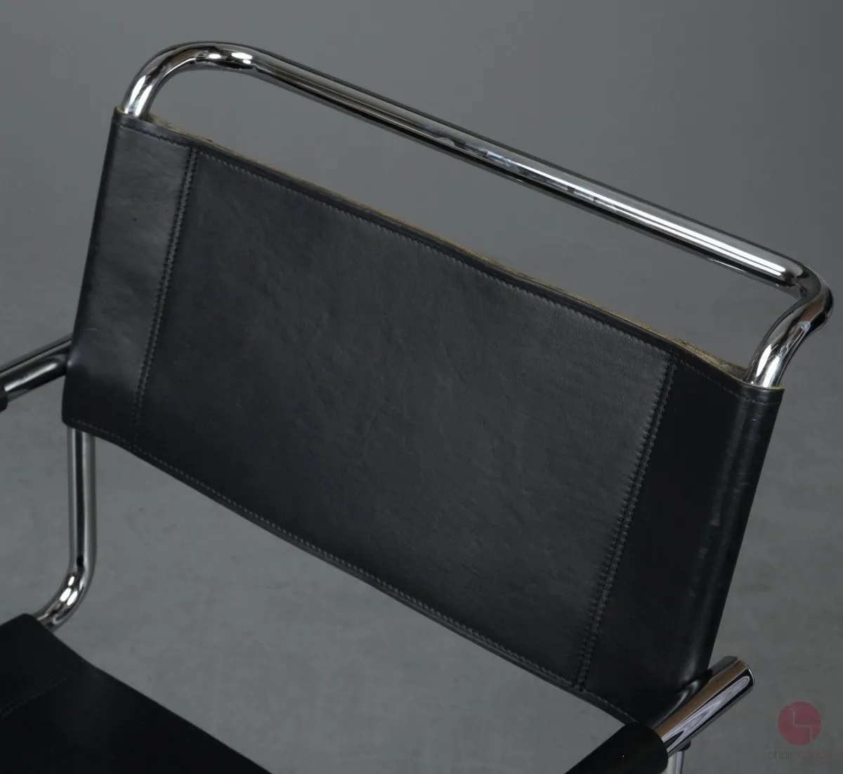 Thonet S34 Freischwinger mit schwarzem Leder gebraucht