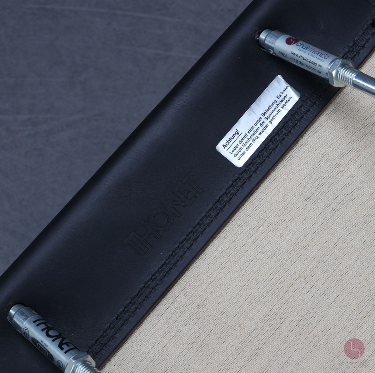 Thonet S34 Freischwinger mit schwarzem Leder um 2015 gebraucht