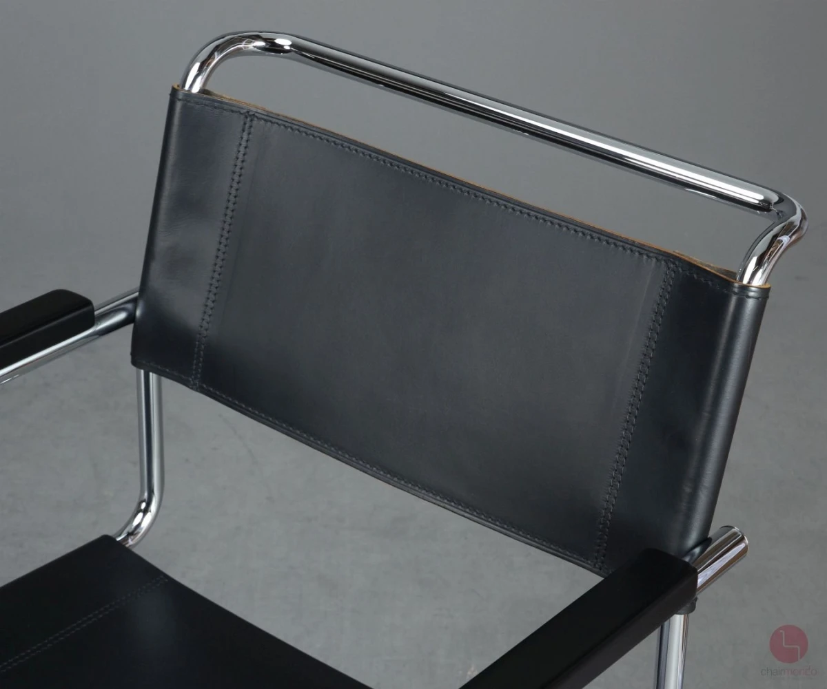 Thonet S34 Freischwinger mit schwarzem Leder um 2015 gebraucht