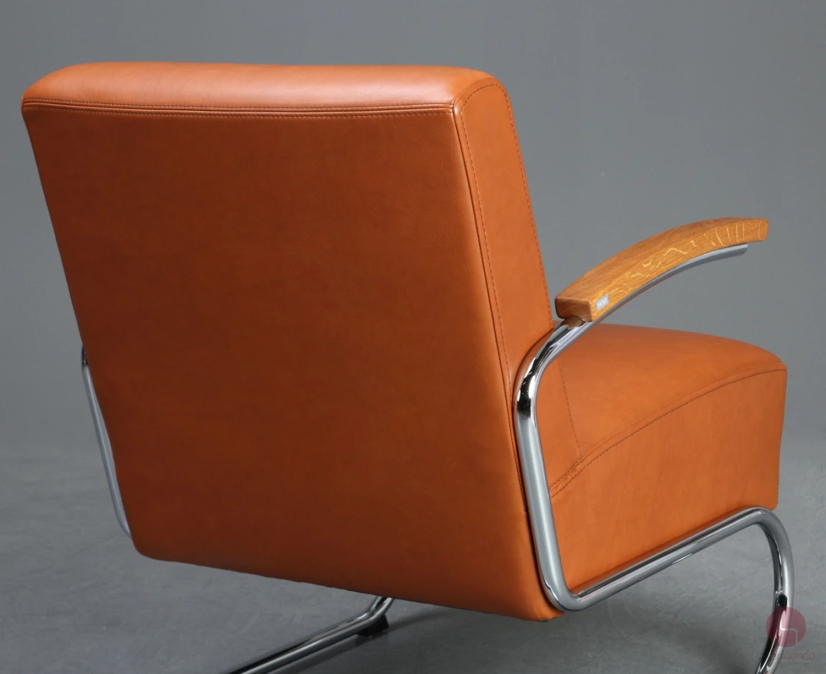 Thonet S411 Sessel mit Fußhocker mit Cognac Leder und Eiche Armlehnen gebraucht