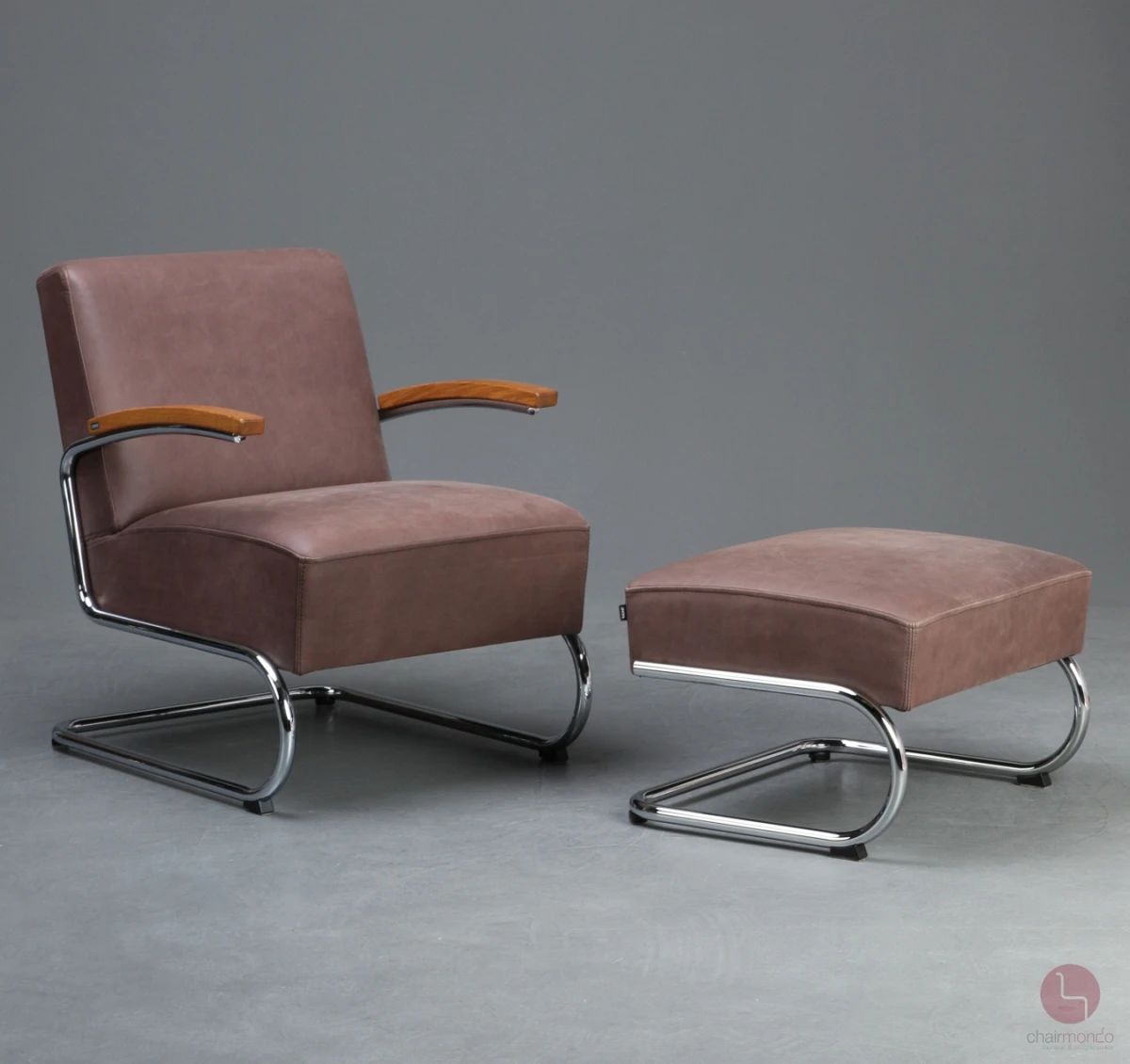 Thonet S411 Sessel mit Fußhocker mit braunem Nubuk Leder und Eiche Armlehnen gebraucht