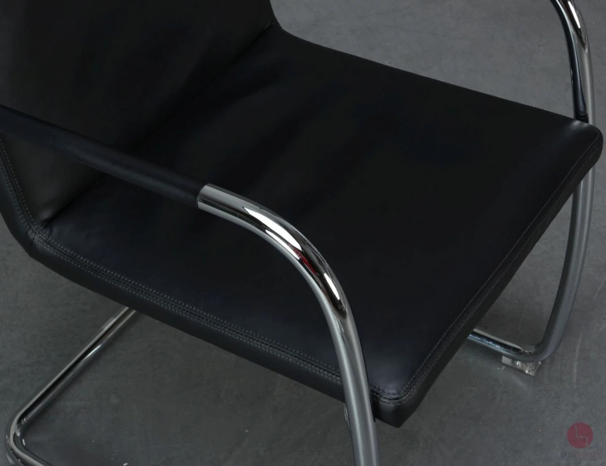 Thonet S60 Freischwinger Bürostuhl Leder Schwarz gebraucht Thonet S60 Freischwinger Bürostuhl Leder Schwarz gebraucht