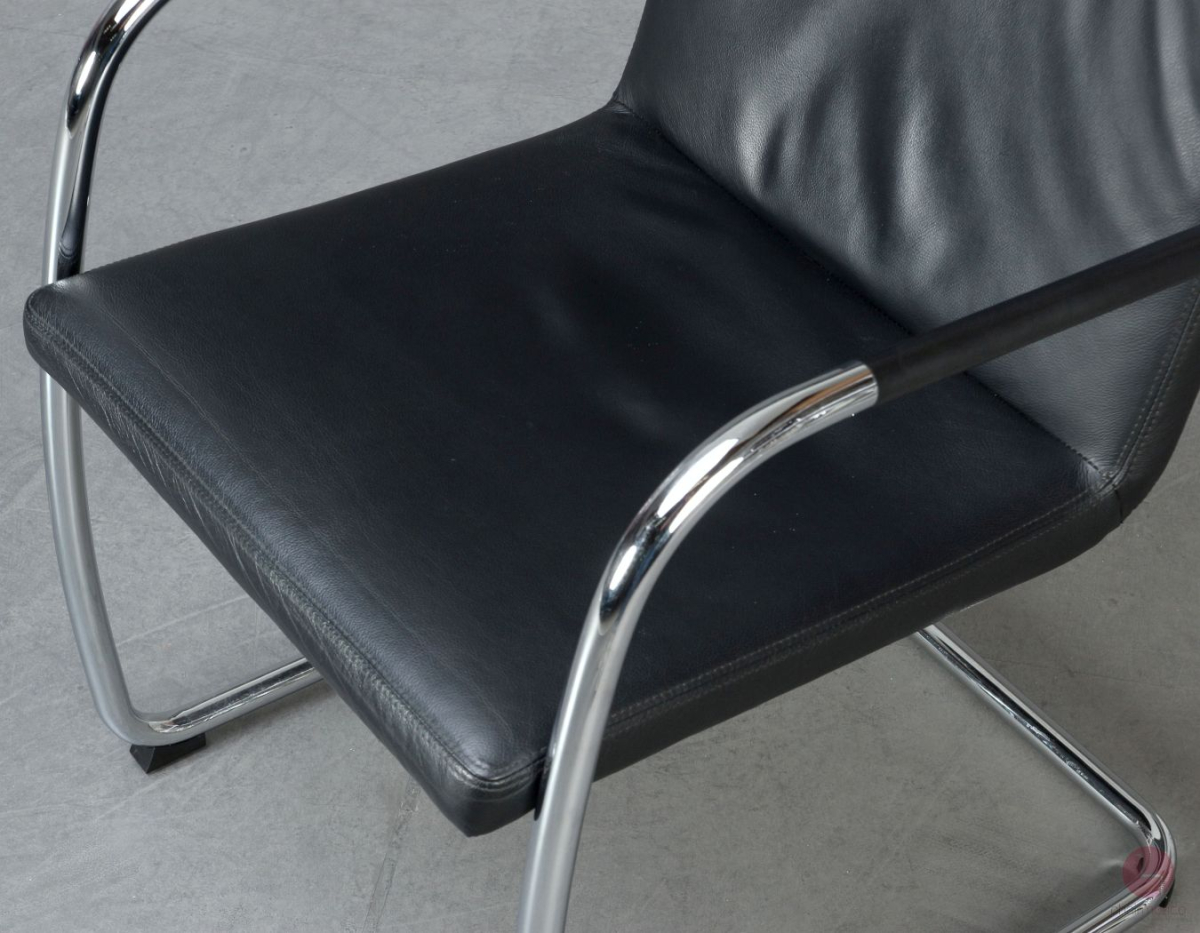 Thonet S61 Leder Freischwinger Konferenzstuhl Schwarz gebraucht