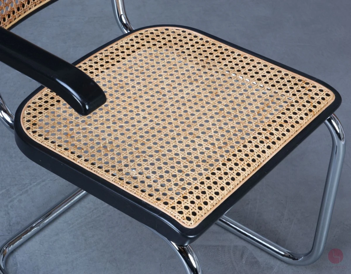 Thonet S64 Freischwinger in Schwarz mit Patina gebraucht Thonet S64 Freischwinger in Schwarz mit Patina gebraucht