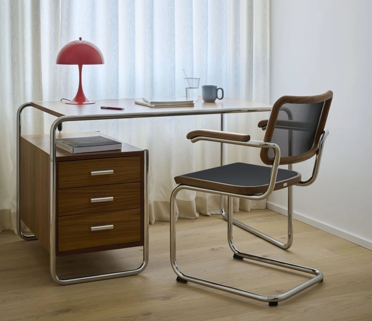 Thonet S64 N Pure Materials Freischwinger Büroansicht Thonet S64 N Pure Materials Freischwinger Büroansicht