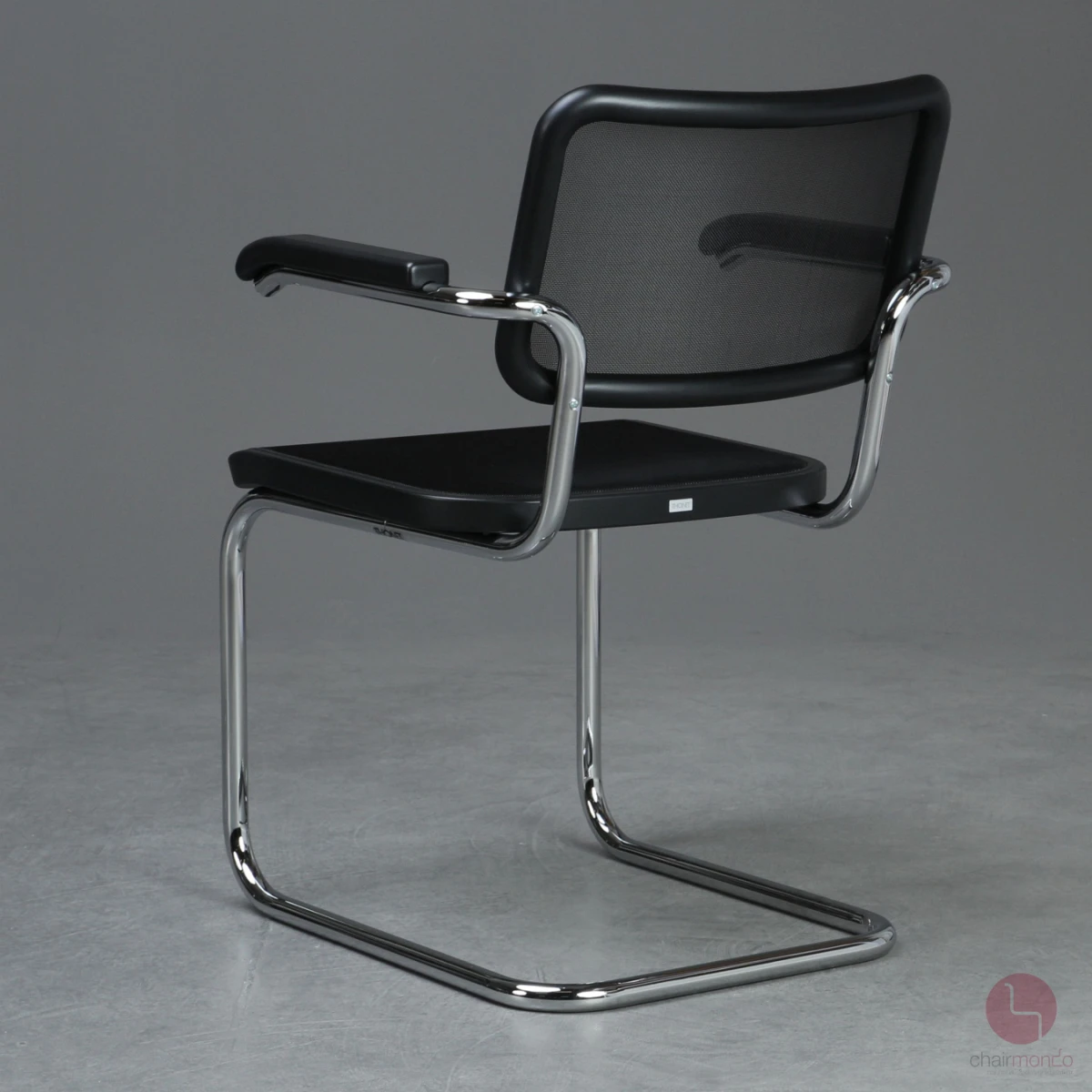 Thonet S64 N Freischwinger mit Netzgewebe Schwarz Gestell verchromt