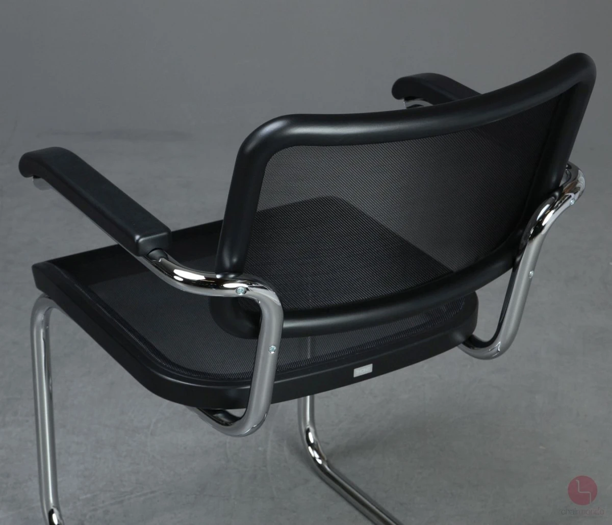 Thonet S64 N Freischwinger mit Netzgewebe Schwarz Gestell verchromt