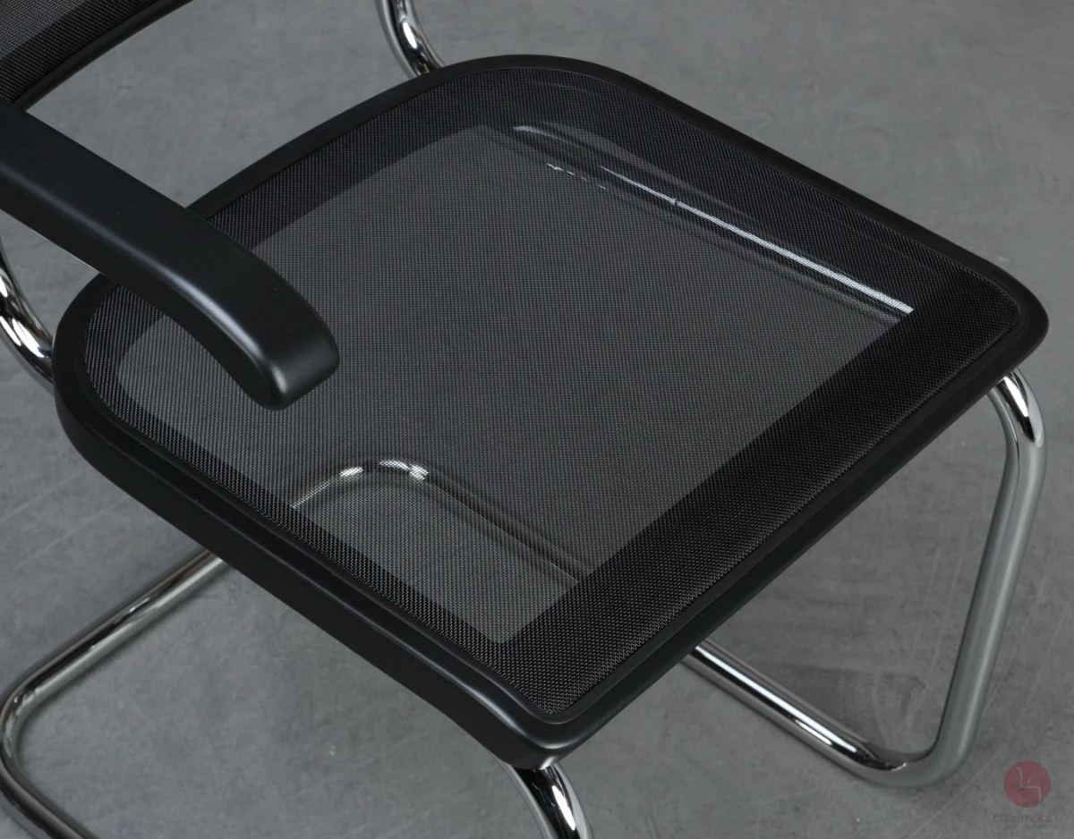 Thonet S64 N Freischwinger mit Netzgewebe Schwarz Gestell verchromt