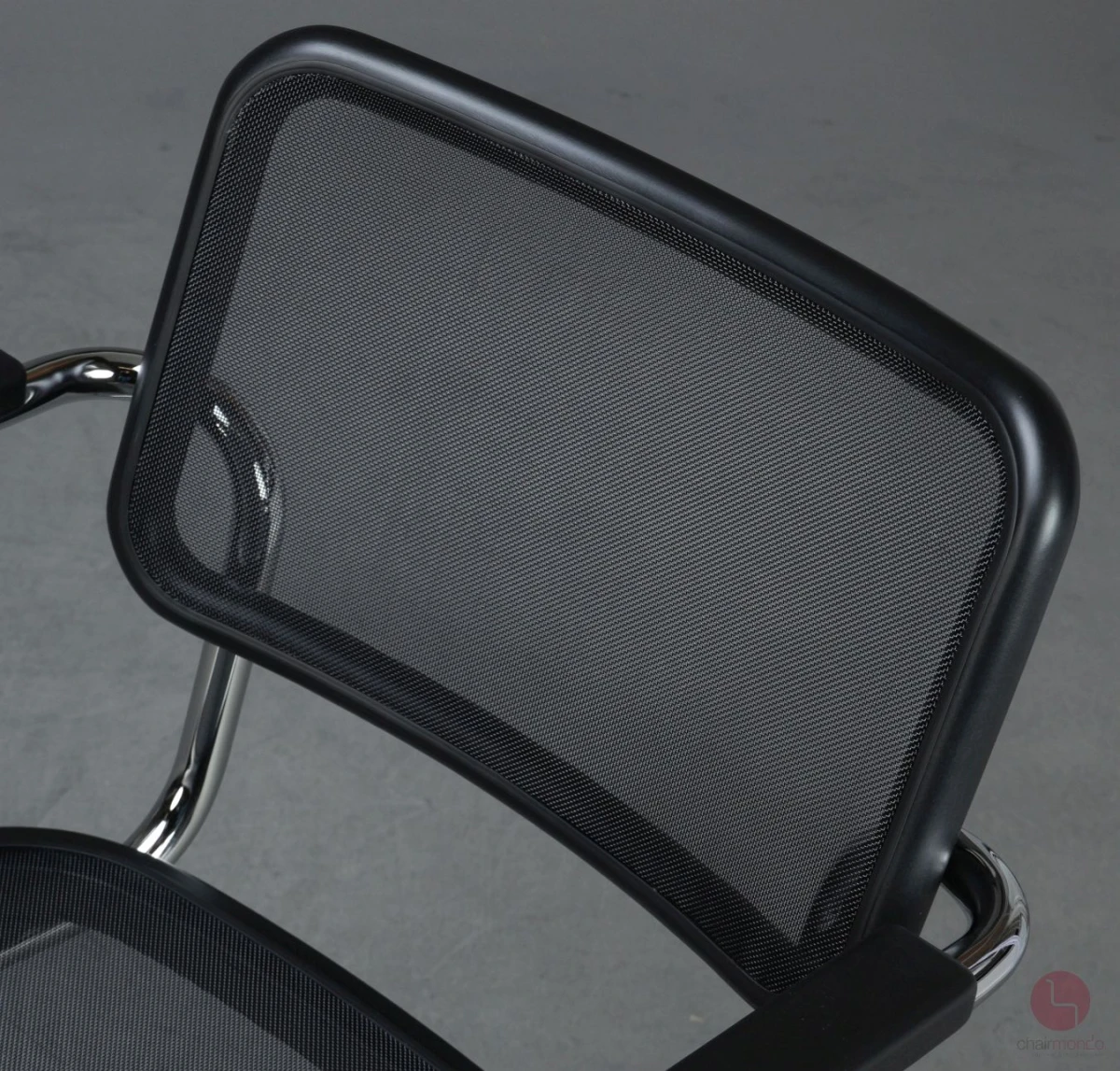 Thonet S64 N Freischwinger mit Netzgewebe Schwarz Gestell verchromt