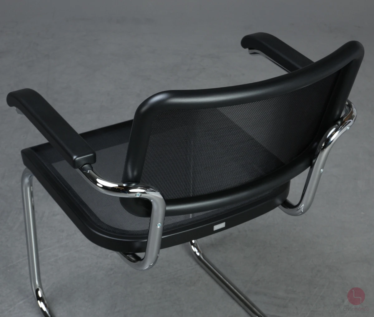 Thonet S64 N Freischwinger mit Netzgewebe Schwarz Gestell verchromt