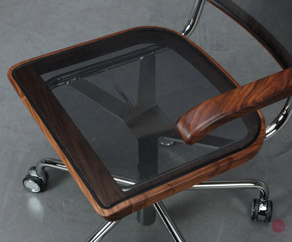 Thonet S64 NDR Atelier Pure Materials Nussbaum Chrom Netzgewebe höhenverstellbar, neuwertig gebraucht Thonet S64 NDR Atelier Pure Materials Nussbaum Chrom Netzgewebe höhenverstellbar, neuwertig gebraucht