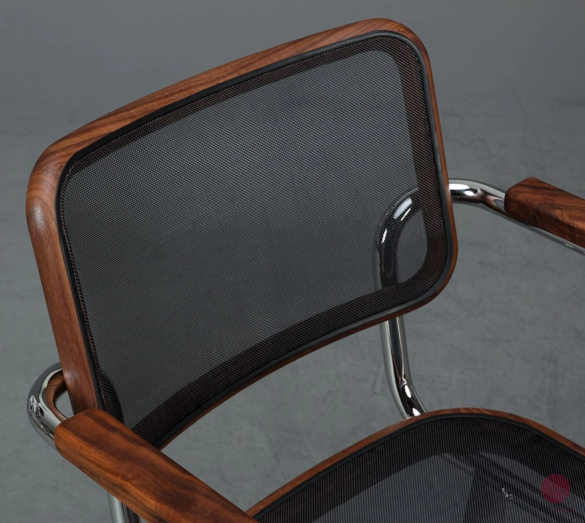 Thonet S64 NDR Atelier Pure Materials Nussbaum Chrom Netzgewebe höhenverstellbar, neuwertig gebraucht Thonet S64 NDR Atelier Pure Materials Nussbaum Chrom Netzgewebe höhenverstellbar, neuwertig gebraucht