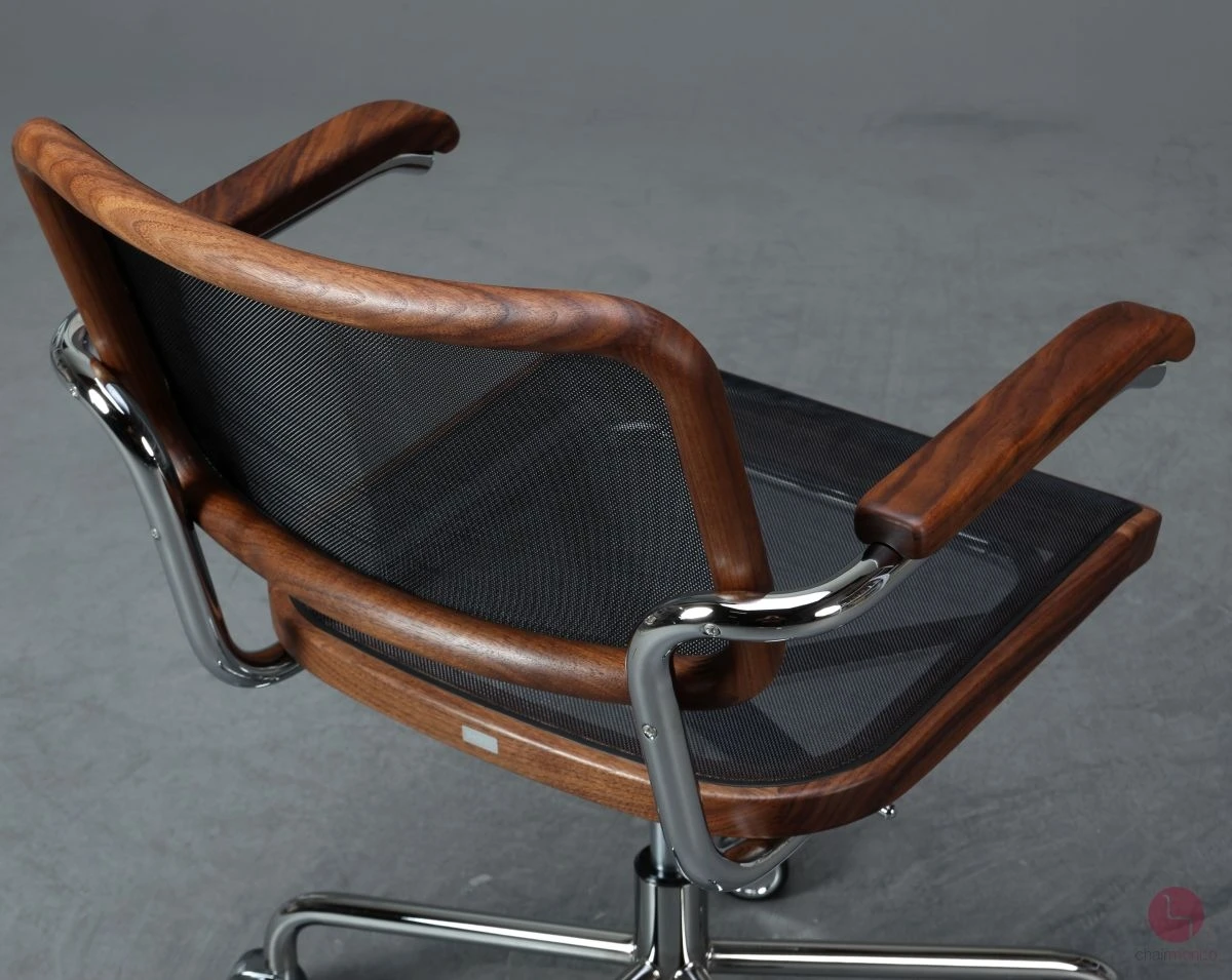 Thonet S64 NDR Atelier Pure Materials Nussbaum Chrom Netzgewebe höhenverstellbar, neuwertig gebraucht Thonet S64 NDR Atelier Pure Materials Nussbaum Chrom Netzgewebe höhenverstellbar, neuwertig gebraucht