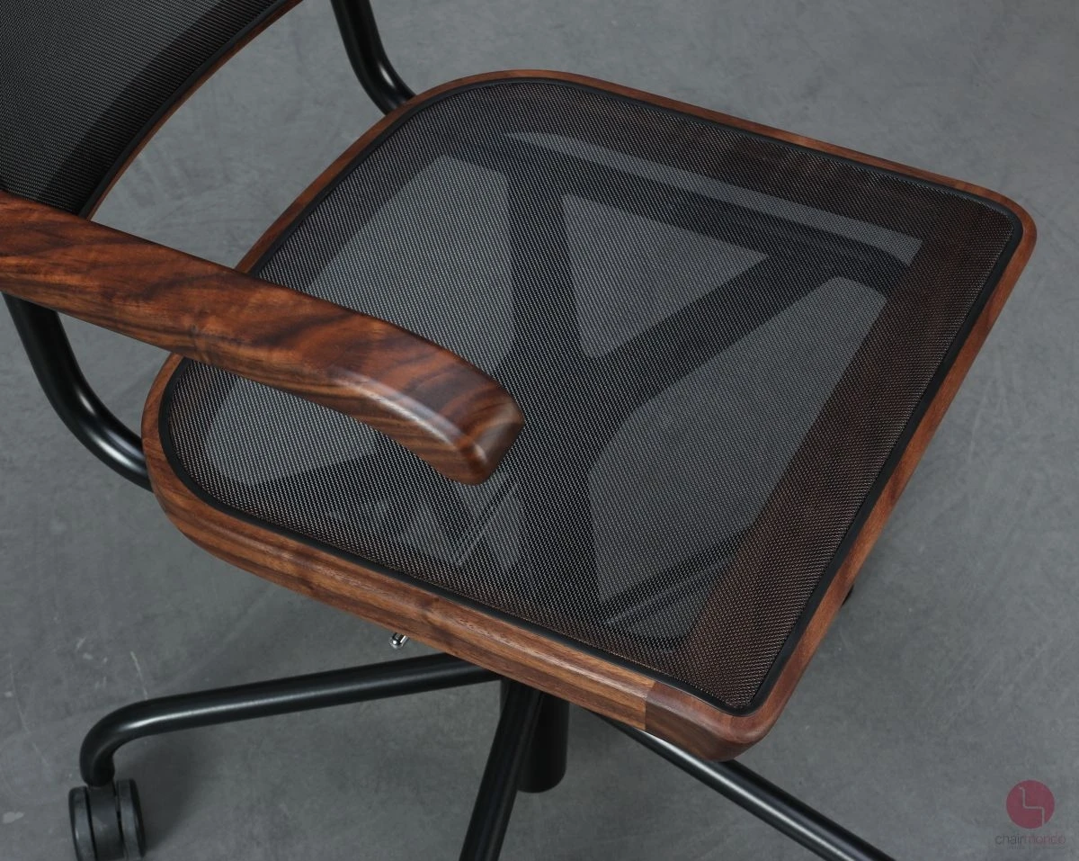 Thonet S64 NDR Atelier Pure Materials Nussbaum Schwarz Netzgewebe höhenverstellbar, neuwertig gebraucht Thonet S64 NDR Atelier Pure Materials Nussbaum Schwarz Netzgewebe höhenverstellbar, neuwertig gebraucht