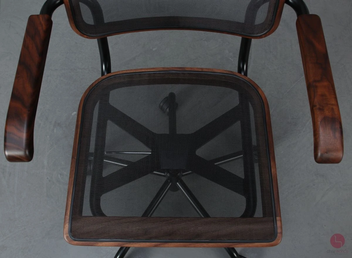 Thonet S64 NDR Atelier Pure Materials Nussbaum Schwarz Netzgewebe höhenverstellbar, neuwertig gebraucht Thonet S64 NDR Atelier Pure Materials Nussbaum Schwarz Netzgewebe höhenverstellbar, neuwertig gebraucht