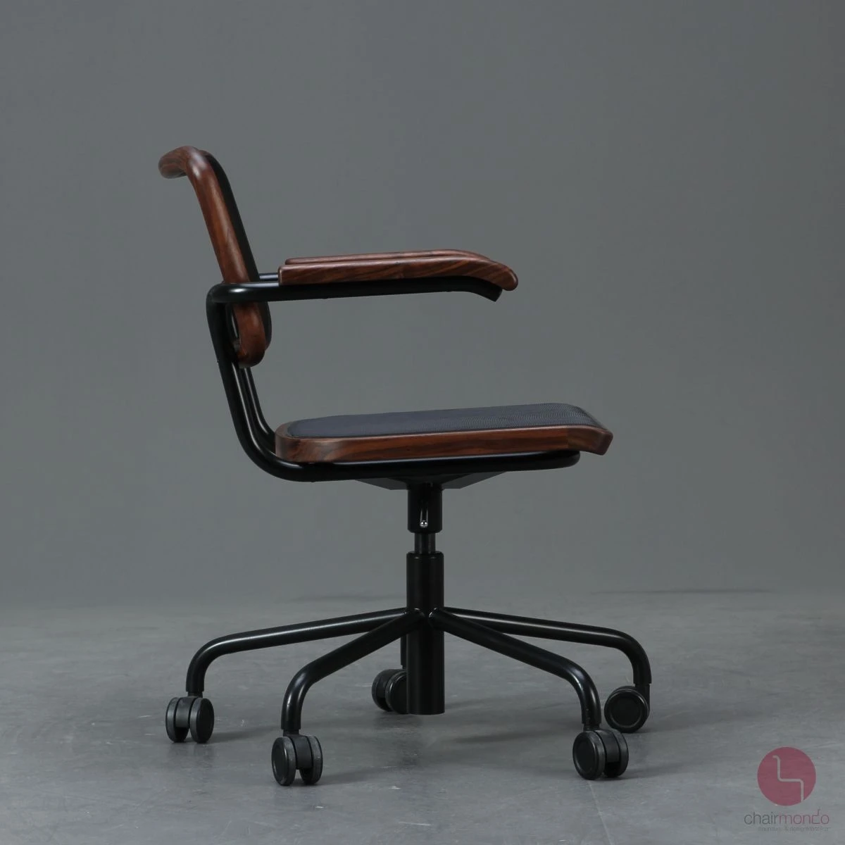 Thonet S64 NDR Atelier Pure Materials Nussbaum Schwarz Netzgewebe höhenverstellbar, neuwertig gebraucht Thonet S64 NDR Atelier Pure Materials Nussbaum Schwarz Netzgewebe höhenverstellbar, neuwertig gebraucht