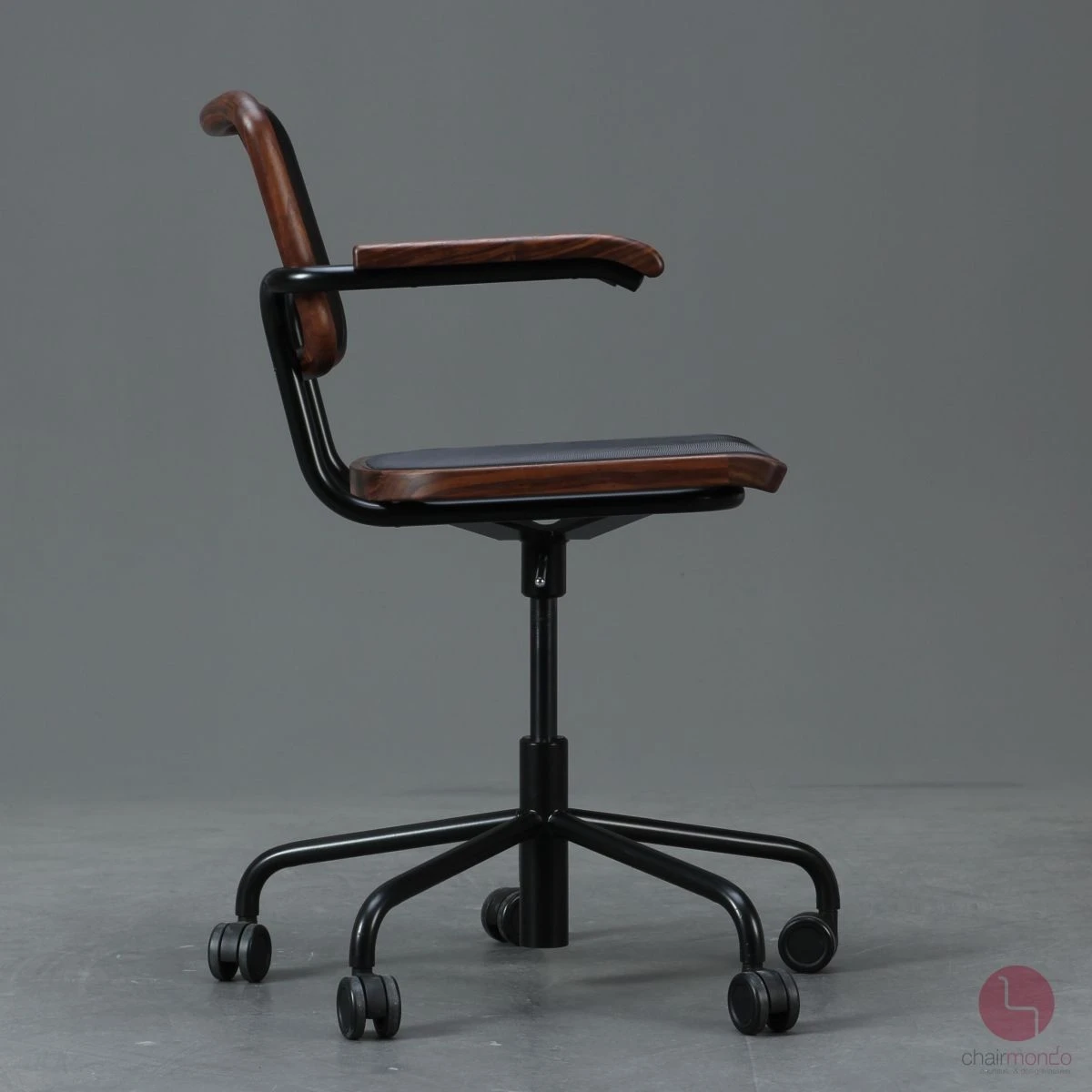 Thonet S64 NDR Atelier Pure Materials Nussbaum Schwarz Netzgewebe höhenverstellbar, neuwertig gebraucht Thonet S64 NDR Atelier Pure Materials Nussbaum Schwarz Netzgewebe höhenverstellbar, neuwertig gebraucht
