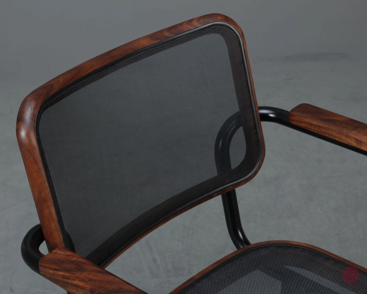 Thonet S64 NDR Atelier Pure Materials Nussbaum Schwarz Netzgewebe höhenverstellbar, neuwertig gebraucht Thonet S64 NDR Atelier Pure Materials Nussbaum Schwarz Netzgewebe höhenverstellbar, neuwertig gebraucht