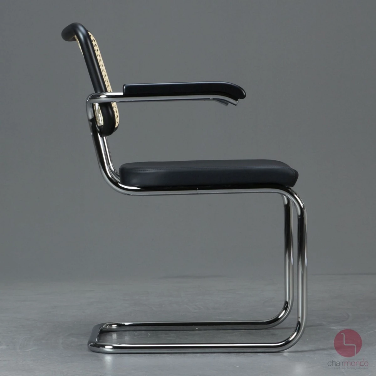 Thonet S64 SPV Stuhl mit Ledersitzfläche Seitenansicht Thonet S64 SPV Stuhl mit Ledersitzfläche Seitenansicht