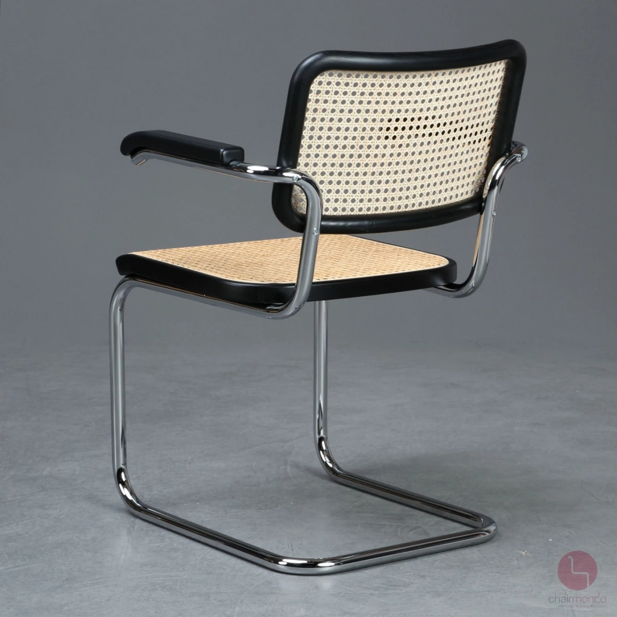 Thonet S64 V Freischwinger in Schwarz mit Patina und Stützgewebe gebraucht Thonet S64 V Freischwinger in Schwarz mit Patina und Stützgewebe gebraucht