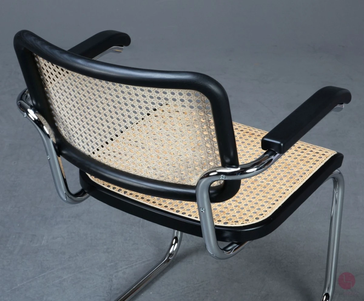Thonet S64 V Freischwinger in Schwarz mit Patina und Stützgewebe gebraucht Thonet S64 V Freischwinger in Schwarz mit Patina und Stützgewebe gebraucht