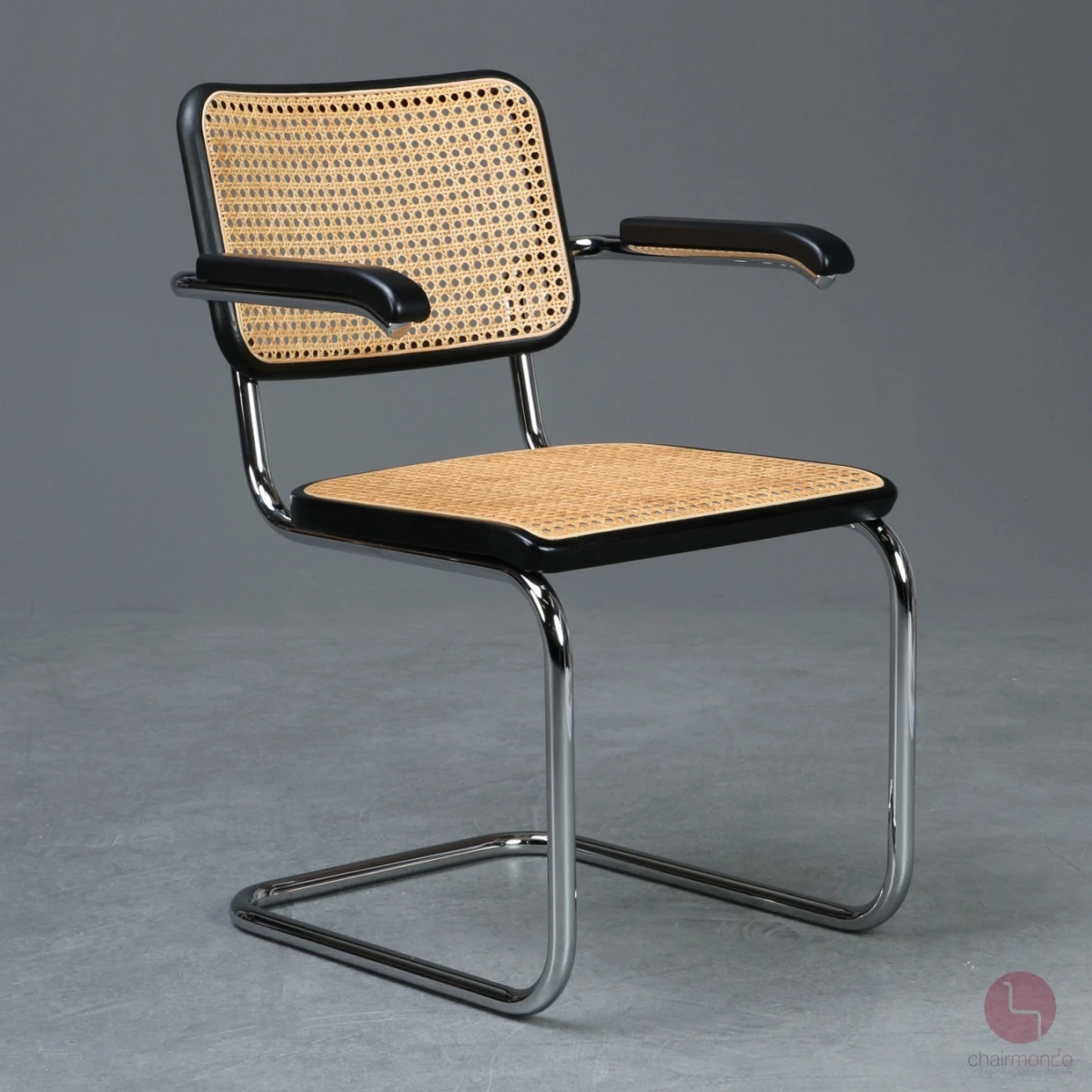 Thonet S64 V Freischwinger in Schwarz mit Patina und Stützgewebe gebraucht Thonet S64 V Freischwinger in Schwarz mit Patina und Stützgewebe gebraucht
