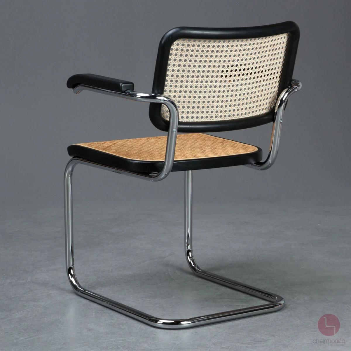 Thonet S64 V Freischwinger in Schwarz mit Patina und Stützgewebe gebraucht Thonet S64 V Freischwinger in Schwarz mit Patina und Stützgewebe gebraucht