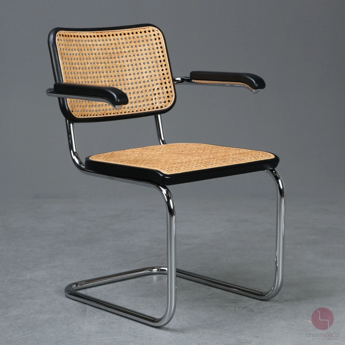 Thonet S64 V Freischwinger in Schwarz mit Patina und Stützgewebe gebraucht Thonet S64 V Freischwinger in Schwarz mit Patina und Stützgewebe gebraucht