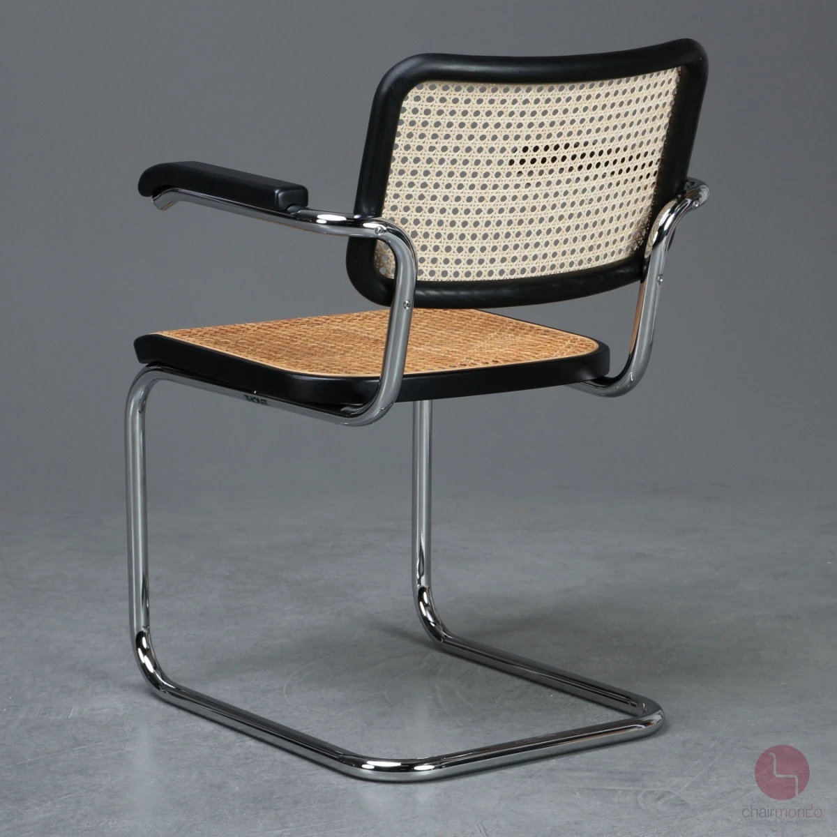 Thonet S64 V Freischwinger in Schwarz mit Patina und Stützgewebe gebraucht Thonet S64 V Freischwinger in Schwarz mit Patina und Stützgewebe gebraucht