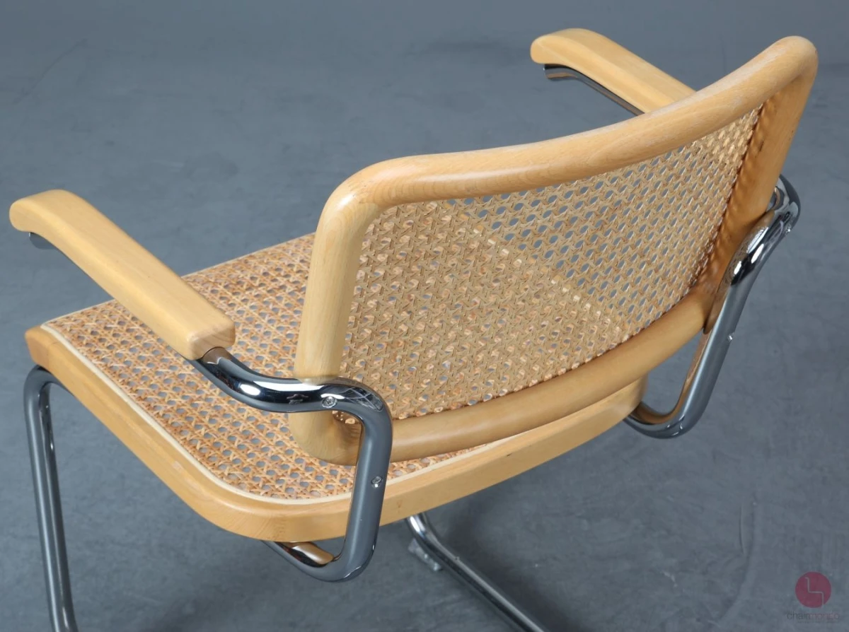 Thonet S64 V Freischwinger in Buche Natur mit Patina und Stützgewebe, gebraucht Thonet S64 V Freischwinger in Buche Natur mit Patina und Stützgewebe, gebraucht