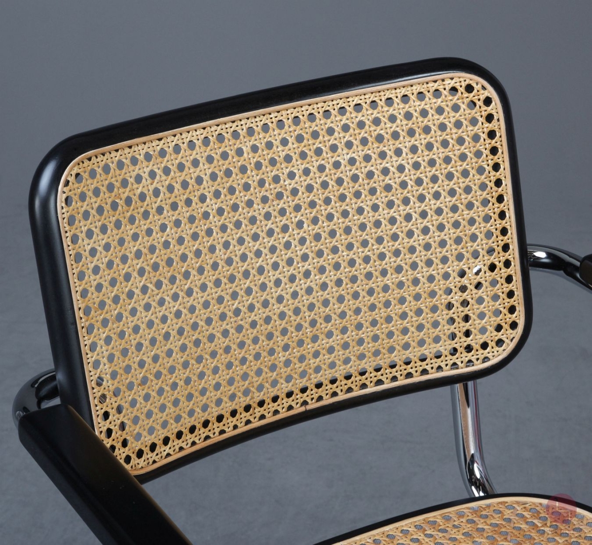 Thonet S64 V Freischwinger in Schwarz mit Wiener Geflecht + Stützgewebe gebrauchtThonet S64 V Freischwinger in Schwarz mit Wiener Geflecht + Stützgewebe gebraucht